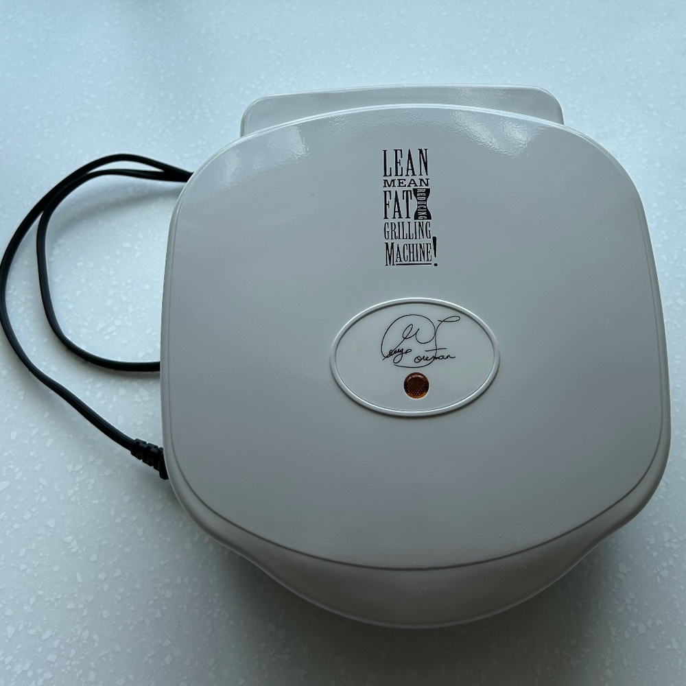 George Foreman Grilling Machine Lean Mean Fat Reducing 5" High 9" Wide 10.5"Deep